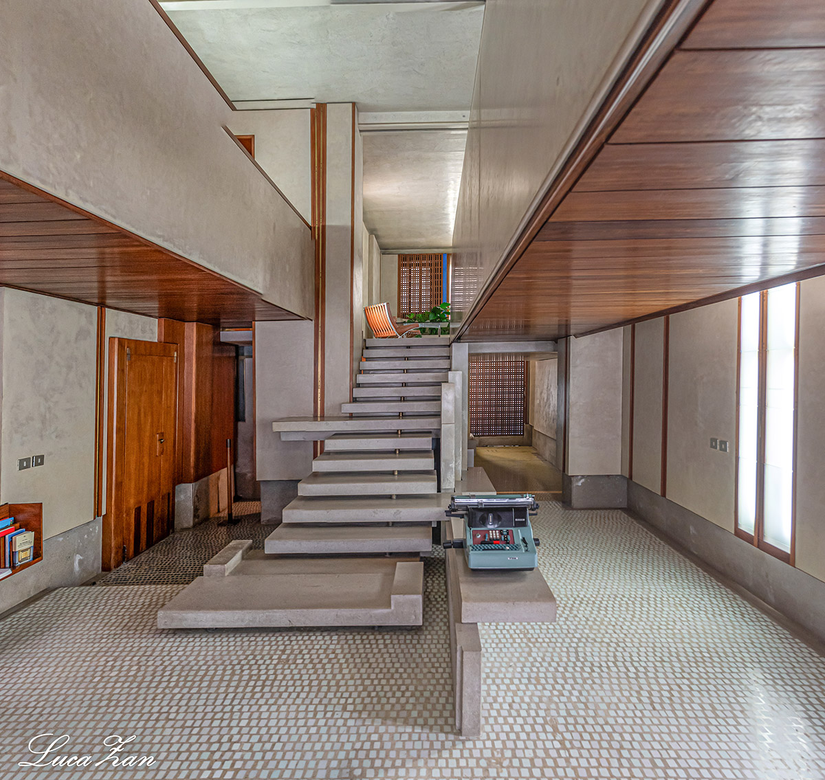 Il Negozio Olivetti di Venezia: Un Incontro tra Industria e Arte –  Lucazanphoto, image size:1200x1135